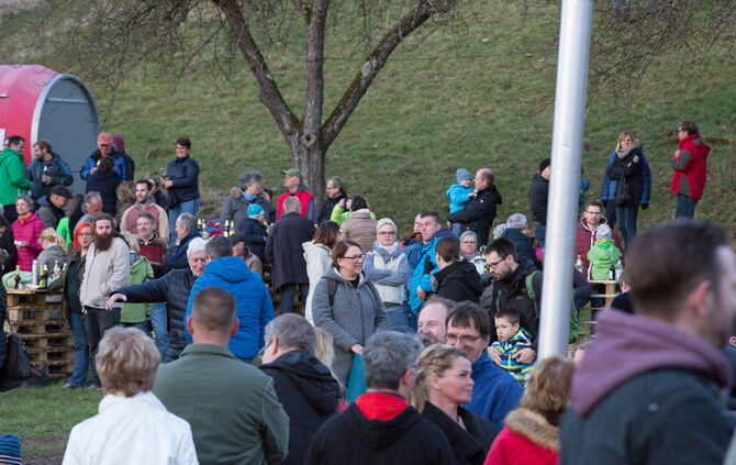 1000 Besucher beim Osterfeuer - Bild 28_50