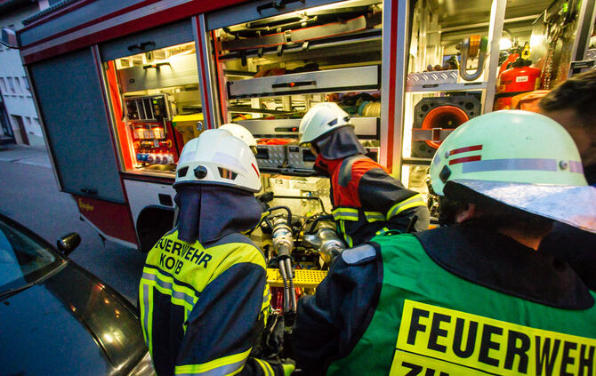 Auto rammt Hauswand - Bild 08_2