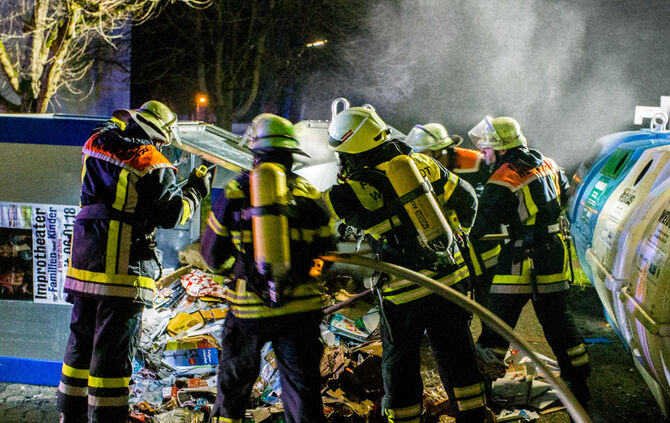 Glimpflicher Jahreswechsel für die Feuerwehren im Kreis - Bild 07_0