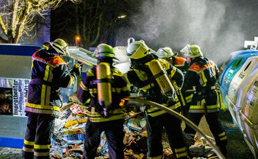 Glimpflicher Jahreswechsel für die Feuerwehren im Kreis - Bild 07_0