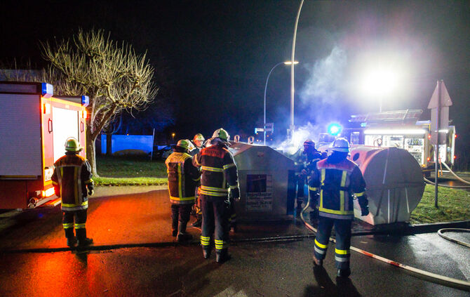 Glimpflicher Jahreswechsel für die Feuerwehren im Kreis - Bild 04_4
