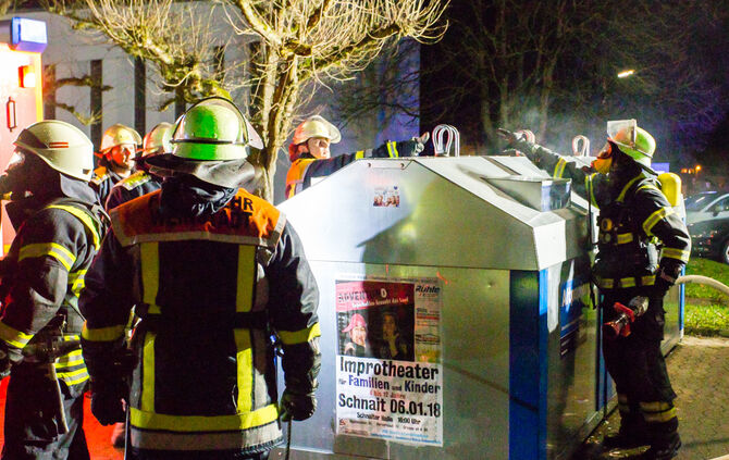 Glimpflicher Jahreswechsel für die Feuerwehren im Kreis - Bild 05_5