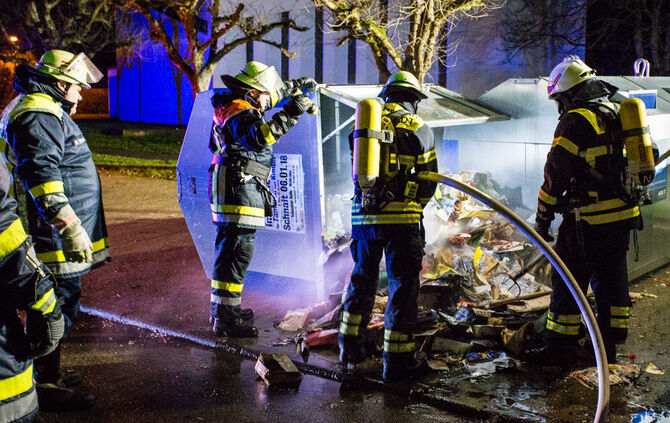 Glimpflicher Jahreswechsel für die Feuerwehren im Kreis - Bild 06_6