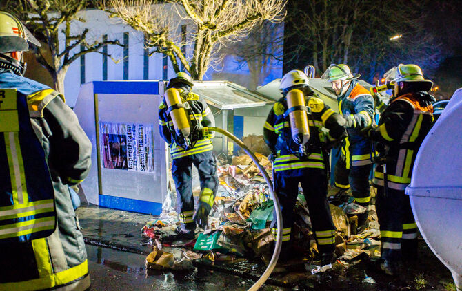 Glimpflicher Jahreswechsel für die Feuerwehren im Kreis - Bild 09_8