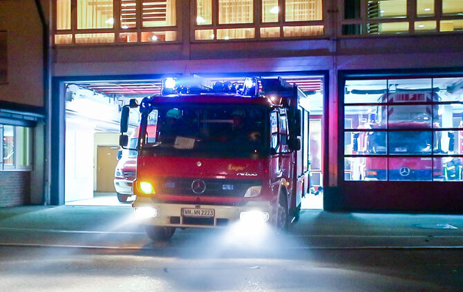 Glimpflicher Jahreswechsel für die Feuerwehren im Kreis - Bild 10_9