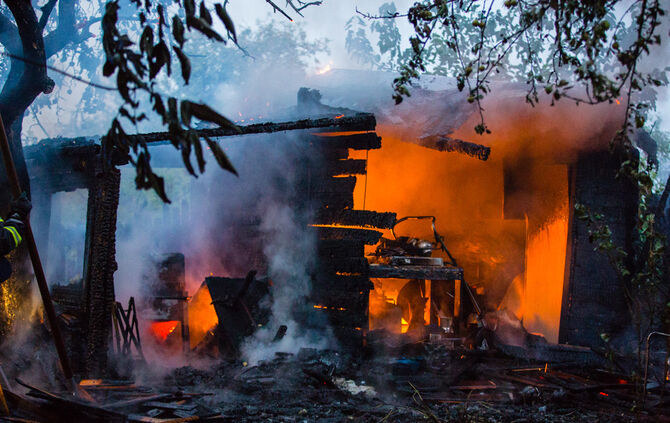 Gartenhaus abgebrannt - Bild 03_17