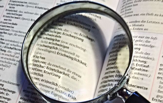 Monika Schröder - book-3045205_1920