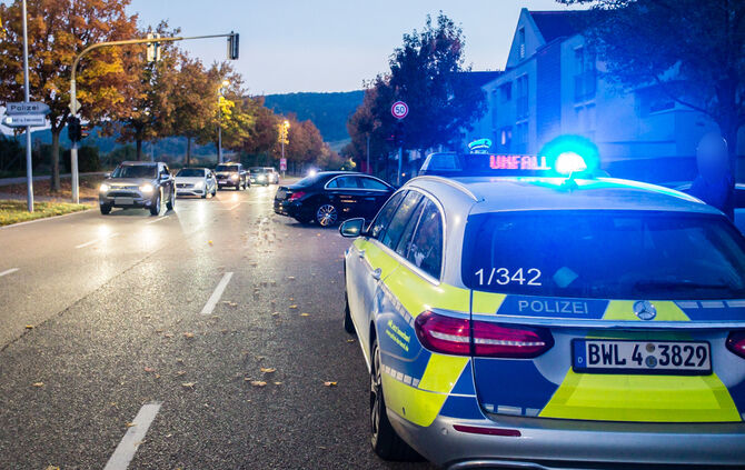 Zwei Verletzte nach Zusammenstoß - Bild 08_2