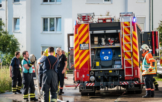 Sofa geriet in Brand - Bild 01_0