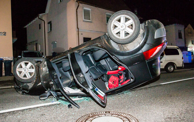 Auto überschlägt sich - Bild 07_5
