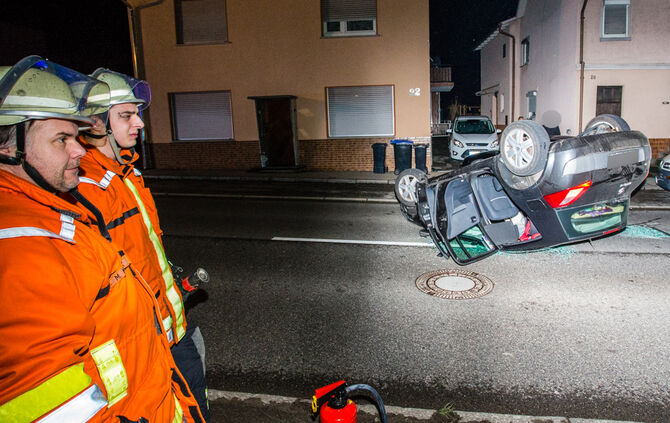 Auto überschlägt sich - Bild 06_6