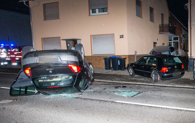 Auto überschlägt sich - Bild 05_7