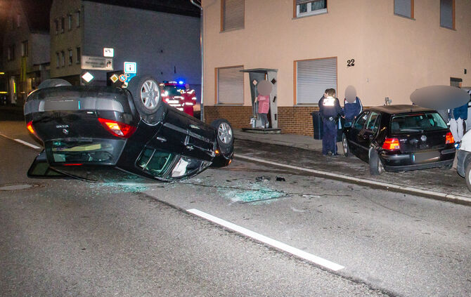 Auto überschlägt sich - Bild 04_8