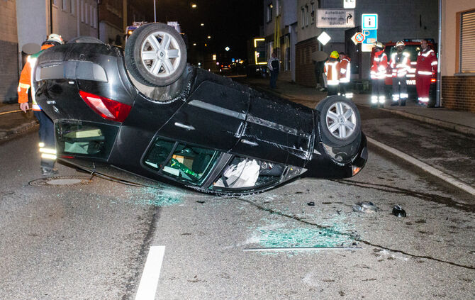 Auto überschlägt sich - Bild 02_9