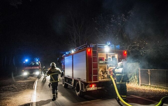Brandstiftungsserie auf dem Schurwald? - Wieder brennt Holzstapel - Bild 03_2