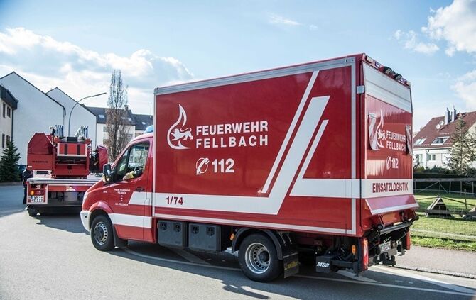 Person stürzt 2 Meter tief – Rettungshubschrauber im Einsatz - Bild 04_3