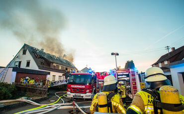 Kirchenkirnberg: Dachstuhl brennt - Bild 10_0