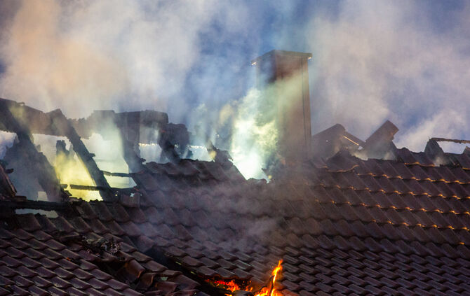 Kirchenkirnberg: Dachstuhl brennt - Bild 21_9
