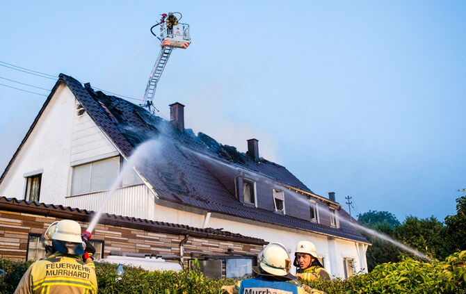 Kirchenkirnberg: Dachstuhl brennt - Bild 17_16