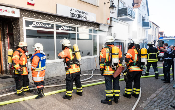 Nebelmaschine löst Feuerwehreinsatz aus - Bild 12_0