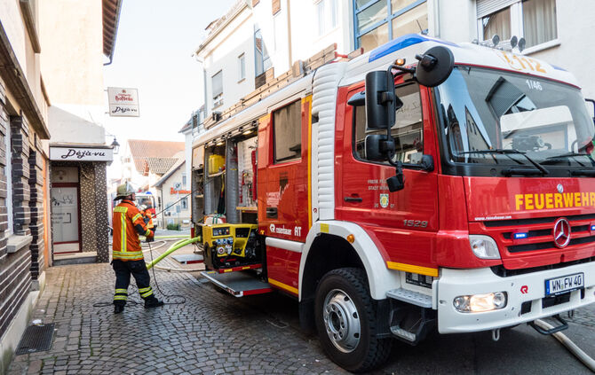 Nebelmaschine löst Feuerwehreinsatz aus - Bild 04_8