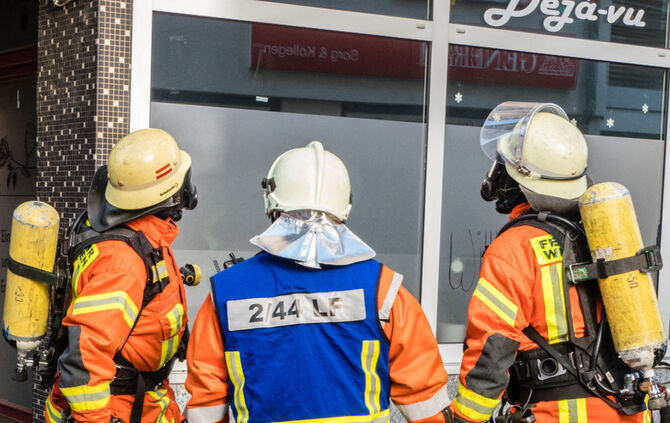 Nebelmaschine löst Feuerwehreinsatz aus - Bild 03_9
