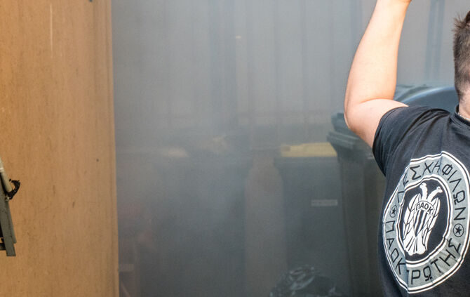 Nebelmaschine löst Feuerwehreinsatz aus - Bild 02_10