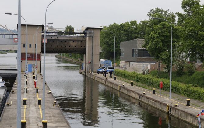 Substanz auf dem Neckar_7