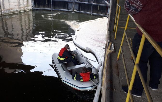 Substanz auf dem Neckar_9