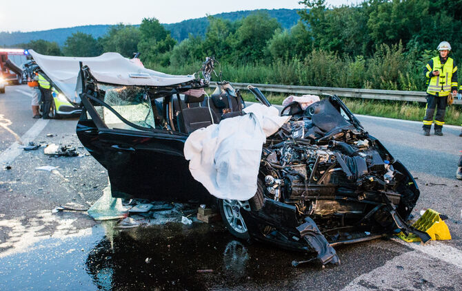 Schwerer Unfall auf der B 29 - Bild 06_5