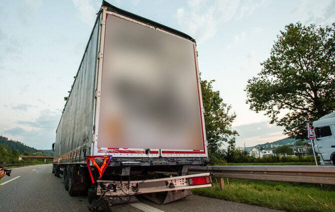 Schwerer Unfall auf der B 29 - Bild 09_8