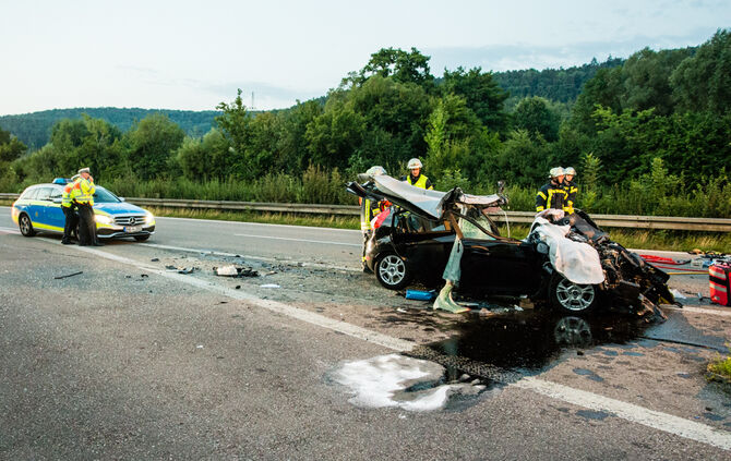 Schwerer Unfall auf der B 29 - Bild 12_11