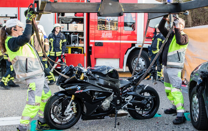 Motorradunfall endet tödlich - Bild 07_11