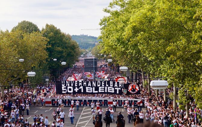 13. Karawane Cannstatt vor dem Heimspiel des VfB Stuttgart gegen den FC Bayern München_0