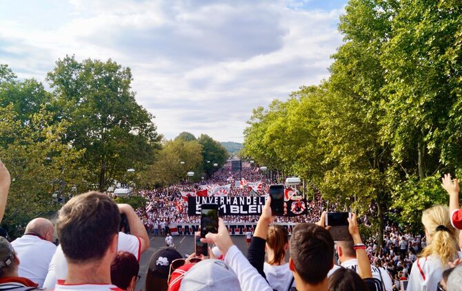 13. Karawane Cannstatt vor dem Heimspiel des VfB Stuttgart gegen den FC Bayern München_3