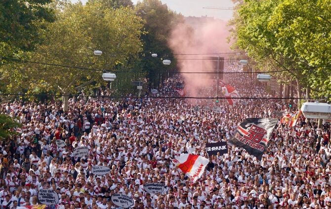 13. Karawane Cannstatt vor dem Heimspiel des VfB Stuttgart gegen den FC Bayern München_10