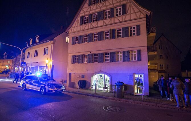 Messerstecherei Ludwidgsburg Messserattacke Polizei Friseur Friseursalon Pleidelsheim_0
