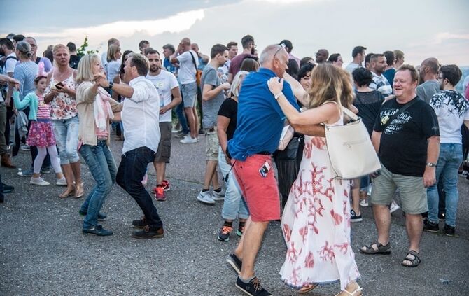 Leuchtender Weinberg - Bild 34_33