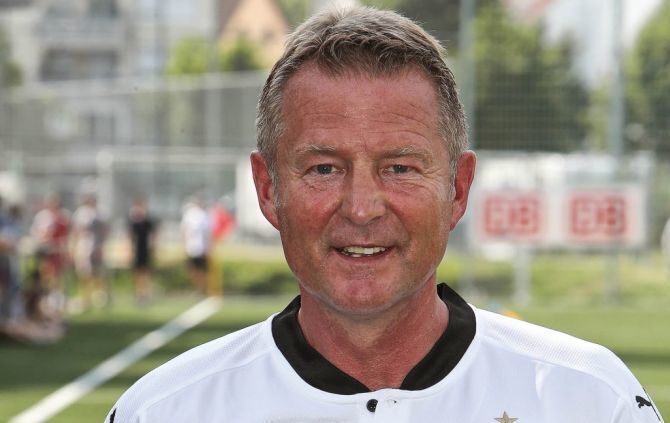 Europameister Karlheinz Förster wird 60 - News über den VfB Stuttgart - Zeitungsverlag Waiblingen