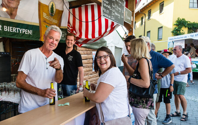 Leutenbacher Hocketse mit Bierspritzer eröffnet - Bild 32_24