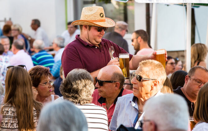 Leutenbacher Hocketse mit Bierspritzer eröffnet - Bild 24_32