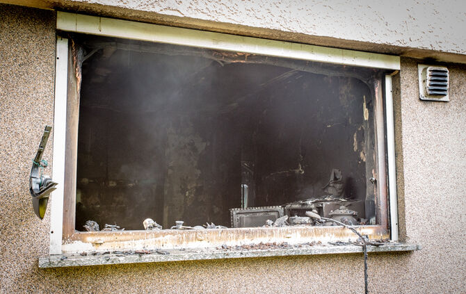 Brand im Reihenhaus – Feuerwehrmann verletzt - Bild 22_5