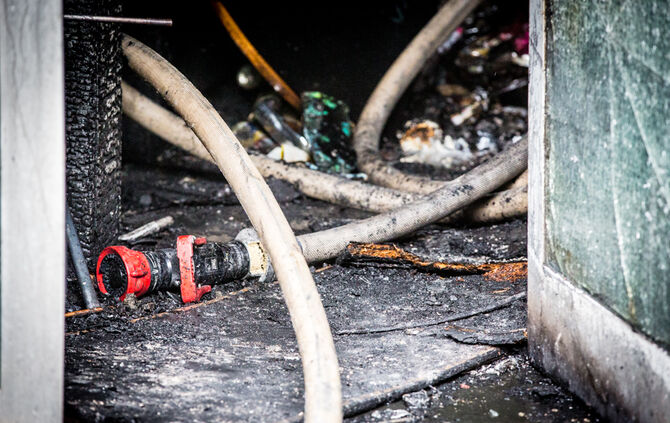 Brand im Reihenhaus – Feuerwehrmann verletzt - Bild 14_13