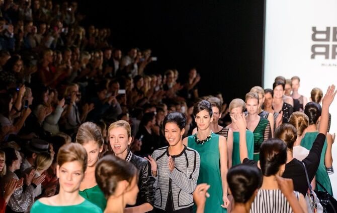 2013_Erste_Fashion_Show, Riani_3