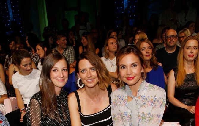JK_RIANIFashionshow_Schauspielerin_Alexandra_Maria_Lara,_Model_Eva_Padberg,_Schauspielerin_Nadine_Warmuth_9