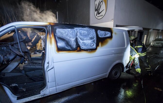 Zigarettentransporter brennt beim VfL Sportclub Waiblingen aus_2
