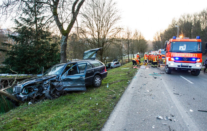 Schwerverletzter nach Unfall_25