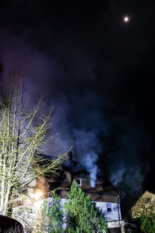 Gebäudebrand, Erlenstr., Berglen-Steinach, 22.03.2021