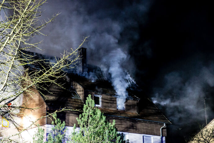 Gebäudebrand, Erlenstr., Berglen-Steinach, 22.03.2021