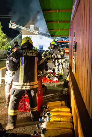 Gebäudebrand, Erlenstr., Berglen-Steinach, 22.03.2021